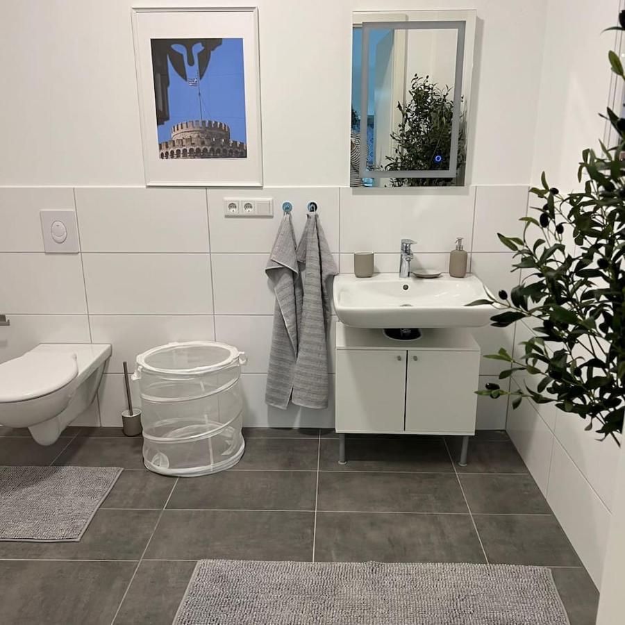 Luxurioeses Apartment,Neubau, 4 Personen, Parkplatz, Griechischer Stil Bochum Dış mekan fotoğraf